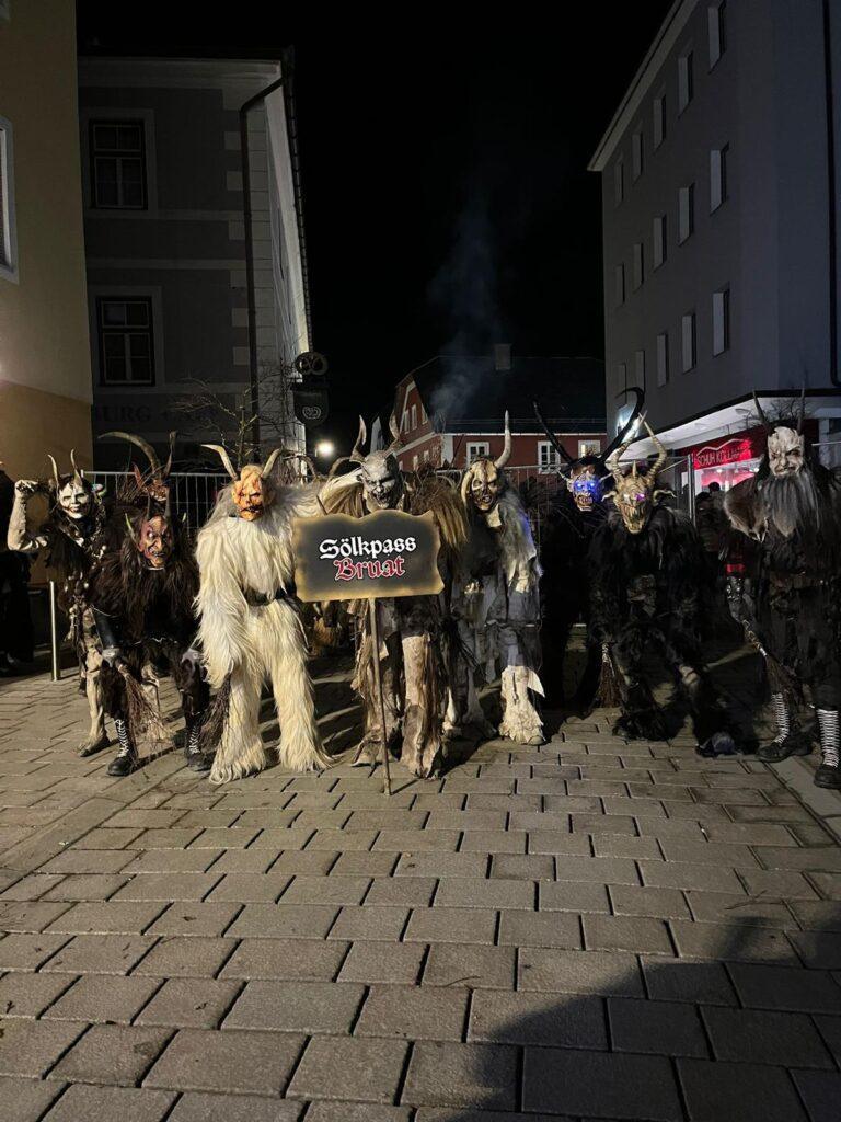 Bild eines Krampuslaufes der Sölkpass Bruat aus Schöder, Bezirk Murau, Steiermark