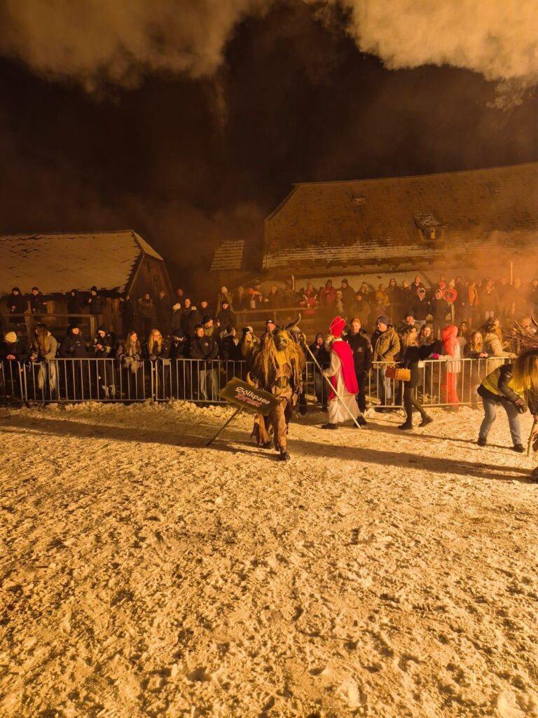 Bild eines Krampuslaufes der Sölkpass Bruat aus Schöder, Bezirk Murau, Steiermark