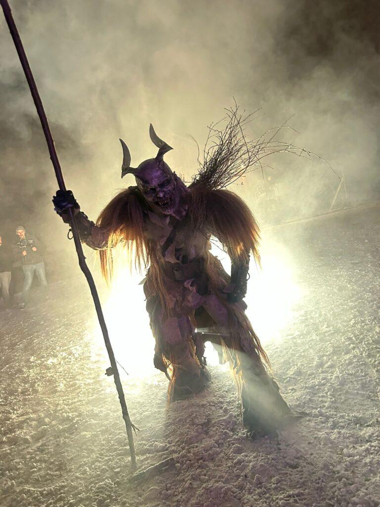 Bild eines Krampuslaufes der Sölkpass Bruat aus Schöder, Bezirk Murau, Steiermark