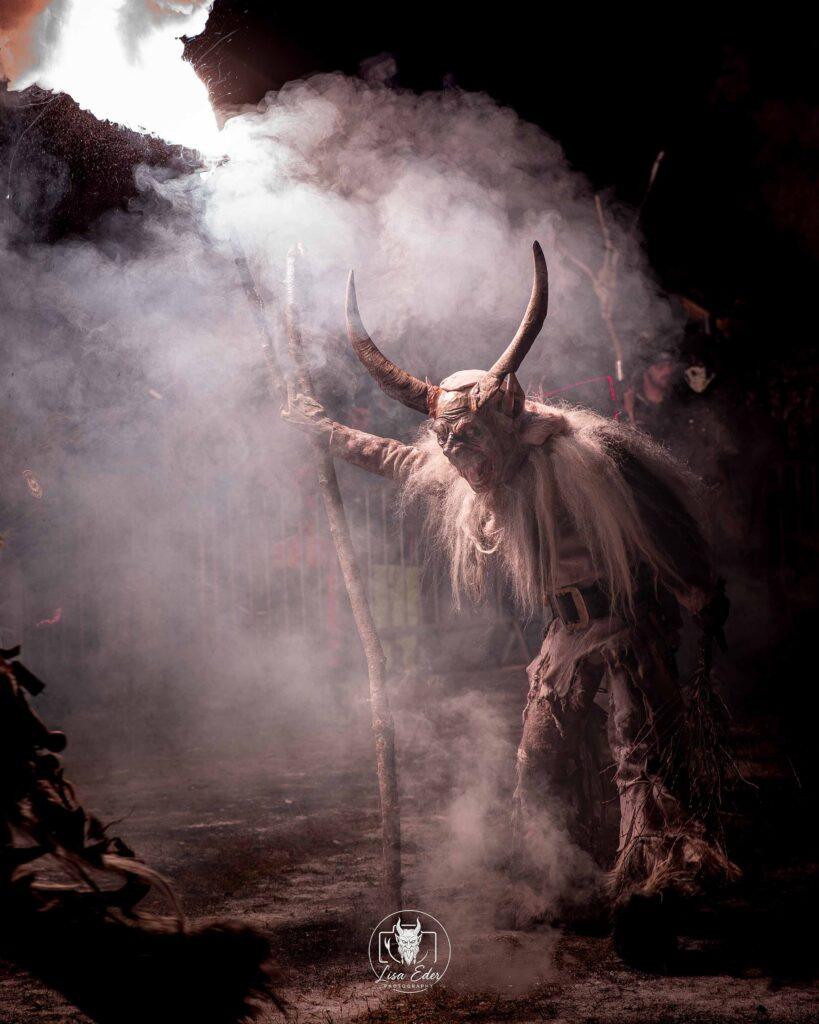 Bild eines Krampuslaufes der Sölkpass Bruat aus Schöder, Bezirk Murau, Steiermark