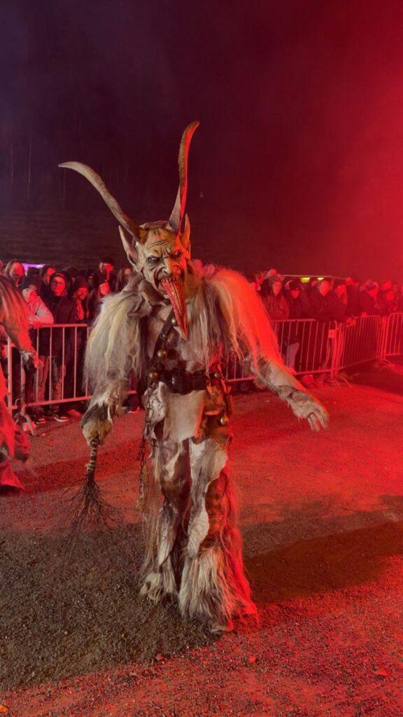 Bild eines Krampuslaufes der Sölkpass Bruat aus Schöder, Bezirk Murau, Steiermark